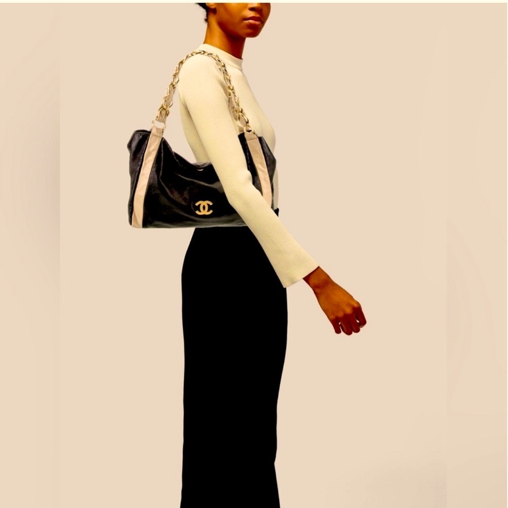 🔥 RARE Chanel Olsen Lambskin Hobo Bag - Picture 5 of 16